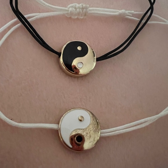 2 adjustable Yin-Yang string bracelets - Picture 2 of 4